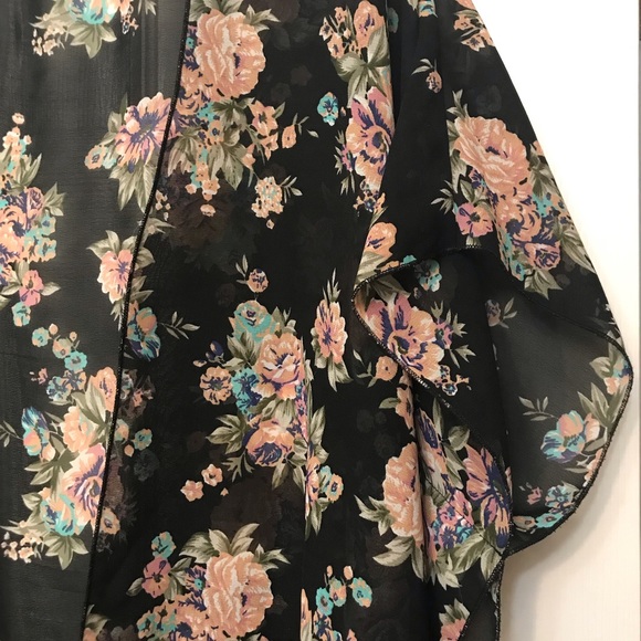 🔅Floral Kimono🔅 - Picture 5 of 6